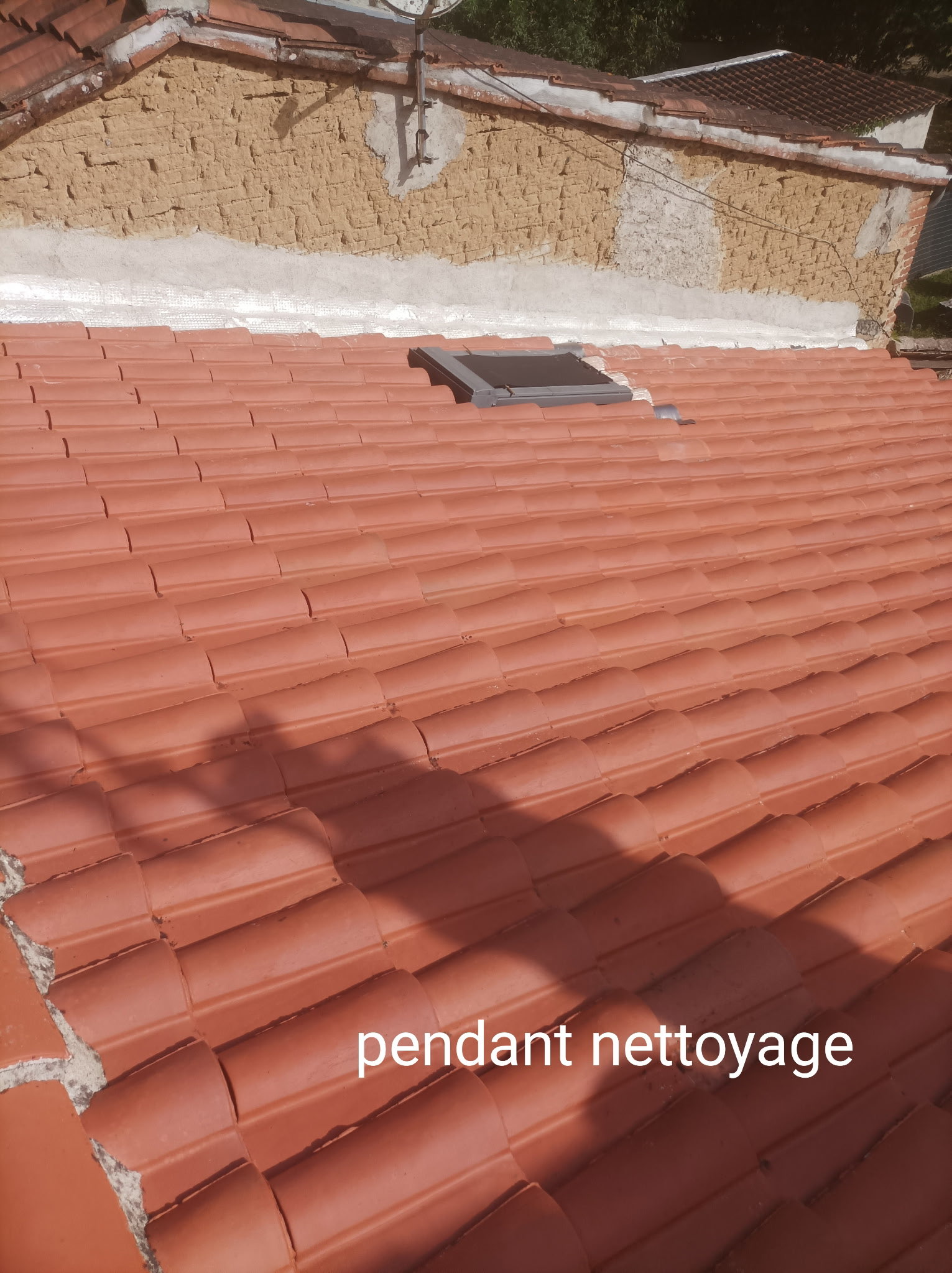 Nettoyage d&eacute;moussage toiture &ndash; traitement anti-mousse